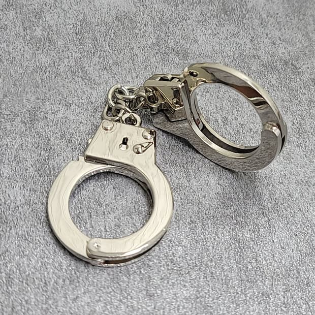 handcuffs keyring 