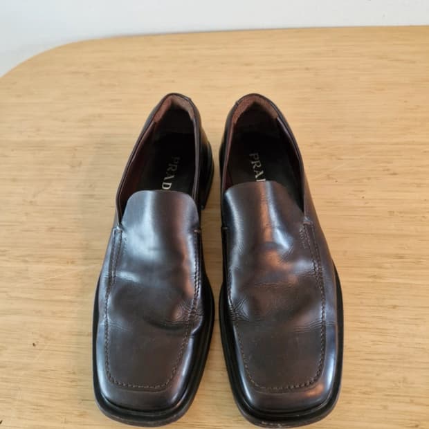 프라다 브라운 로퍼