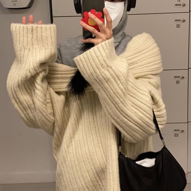 애옹쓰 오프숄더 니트 베이지