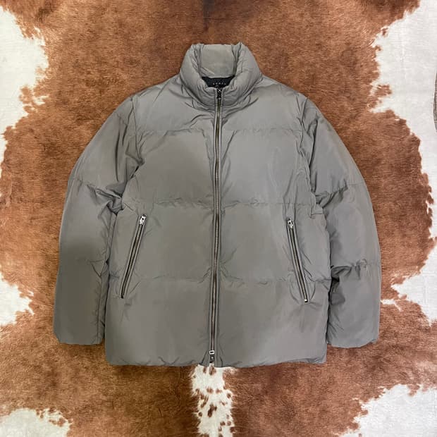 띠어리 다운패딩