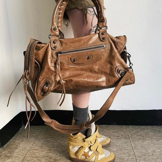 발렌시아가 모터백