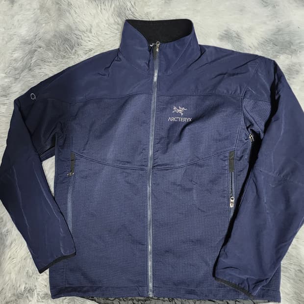 아크테릭스 시그마 네이비 바람막이 자켓