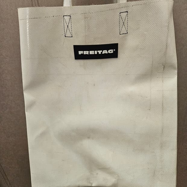 프라이탁 마이애미 화이트