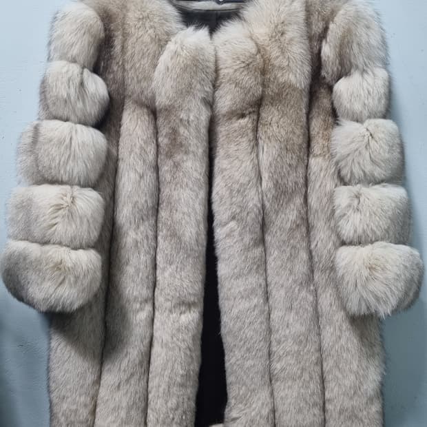 사가 폭스 퍼 코트