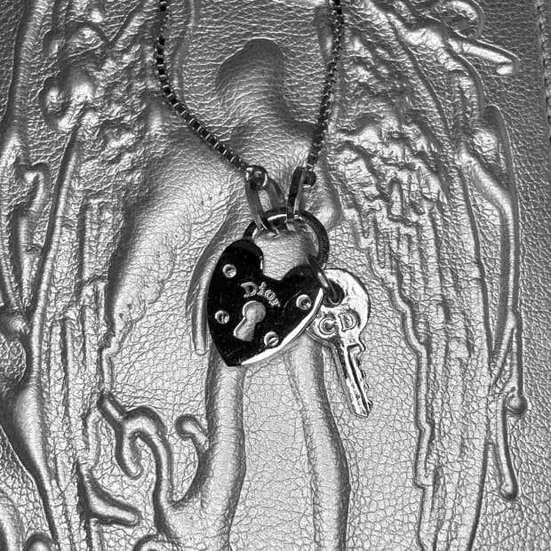 디올 미니러브락 목걸이