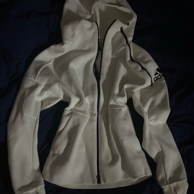 아디다스 ZNE 화이트 유니크 후드집업