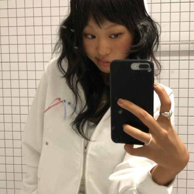 사우다지클럽 아일렛 후드집업 화이트