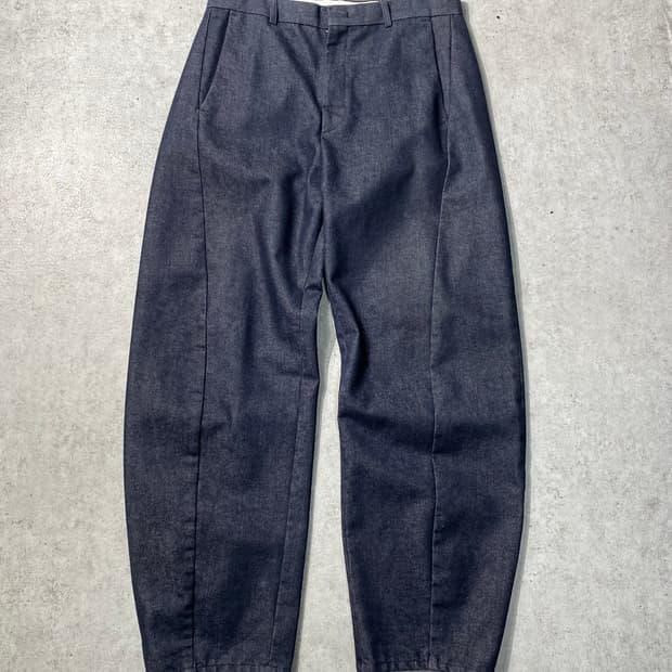 [32] Intempomood 인템포무드 커브드 데님팬츠