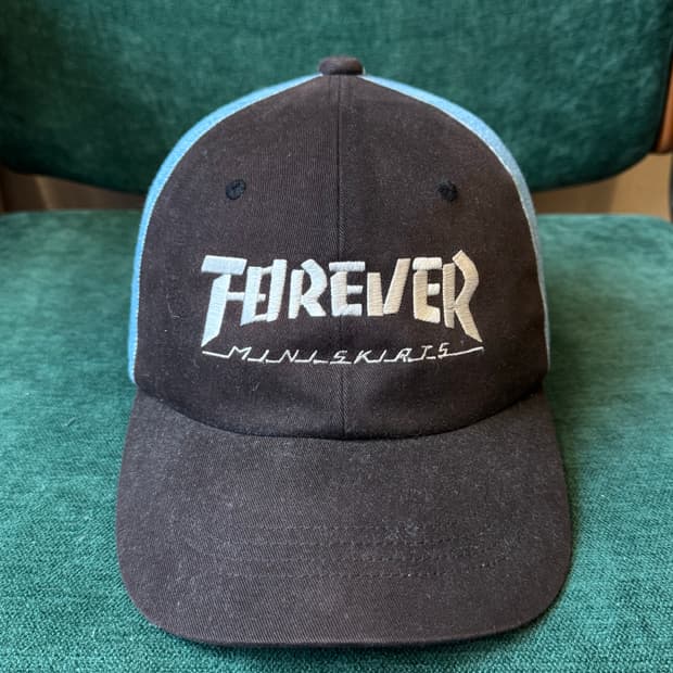 캐피탈 포에버 미니스커트 트레셔 오마주 볼캡