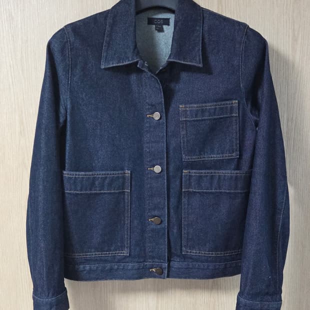 (착샷) 코스 COS 데님 자켓 패치 포켓