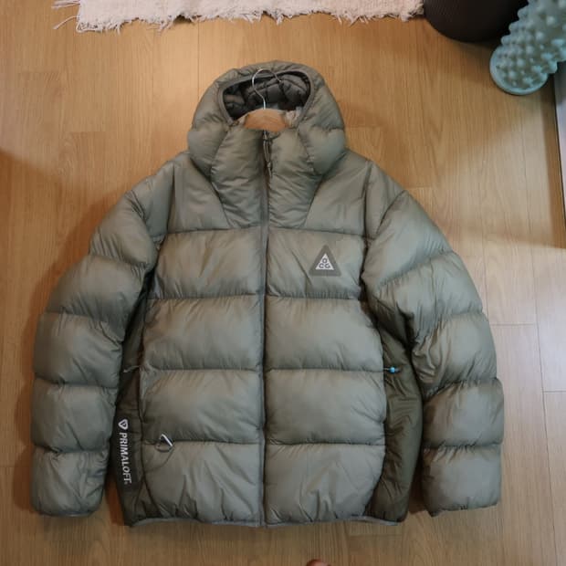 acg 루나레이크 패딩 M사이즈