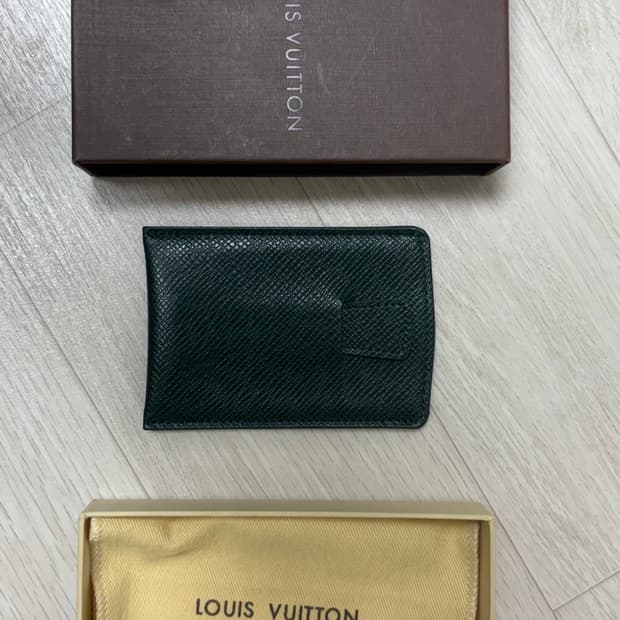 루이비통 타이가 그린 카드지갑