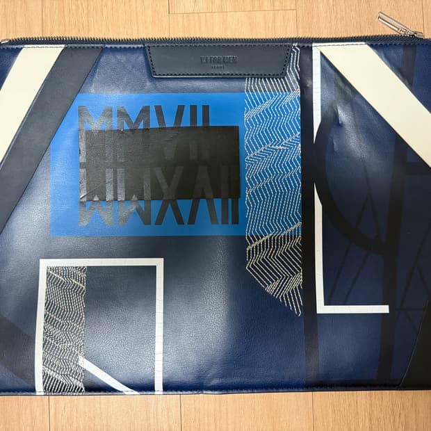 티아이포맨 클러치백 블루/화이트