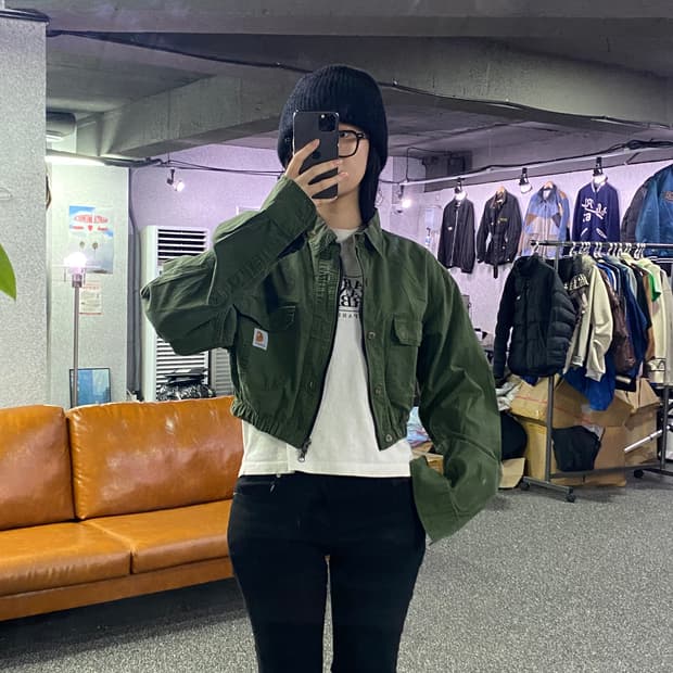 칼하트 로고 리메이크 크롭 셔츠 B3192