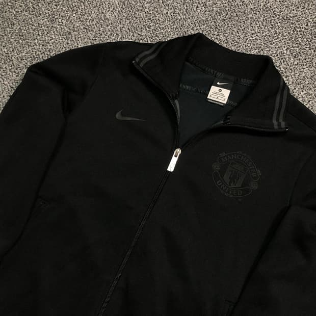 나이키 맨체스터 유나이티드 N98 블랙 아웃 트랙탑