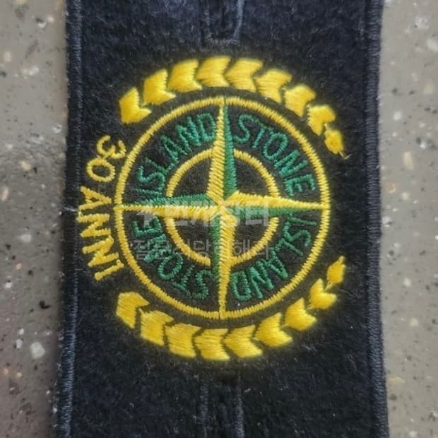 (한정판) 정품 스톤아일랜드 30주넌 와펜