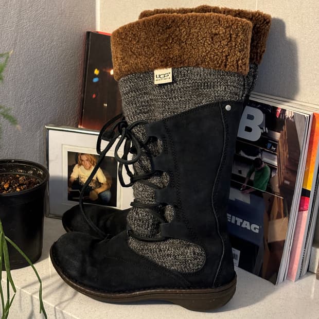 어그 레이어드 스웨이드 니트 부츠