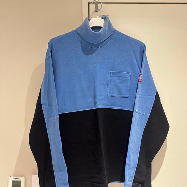 cav empt 카브엠트 터틀넥 맨투맨