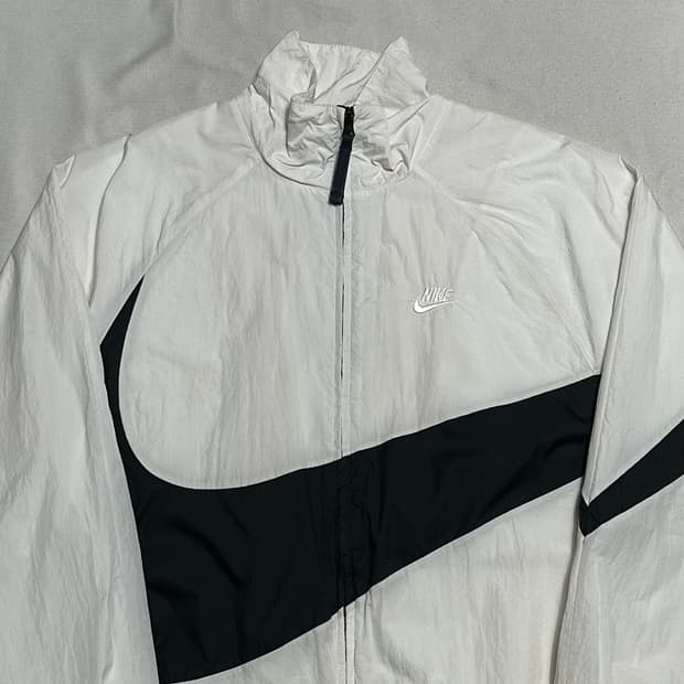 L 나이키 빅스우시 화이트 바람막이