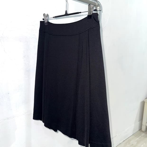 Black Minimal Flare Midi Skirt
