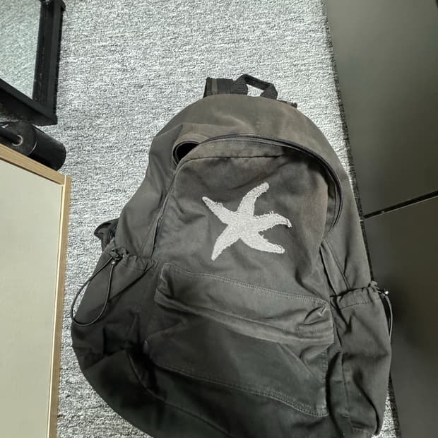 더콜디스트모먼트 백팩