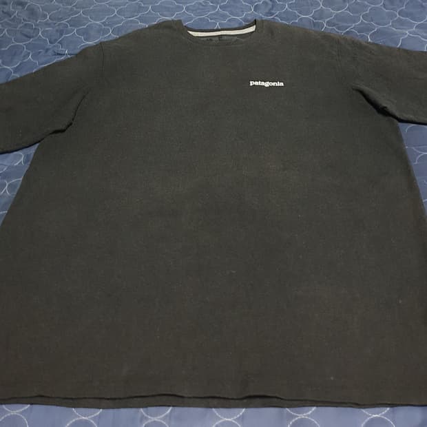 파타고니아 레귤러핏 백프린팅 반팔티 블랙 (L)