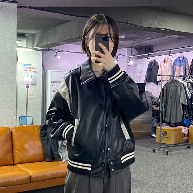 파르티멘토 미니멀 투톤 버튼 레더 자켓 B4421