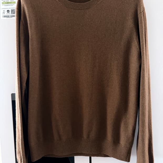 탑텐 니트 브라운색상 국내 100정도