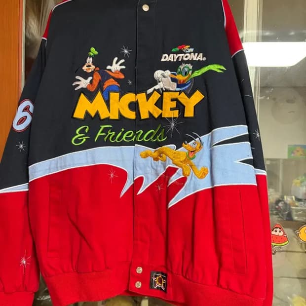 미키마우스 데이토나 자켓입니다