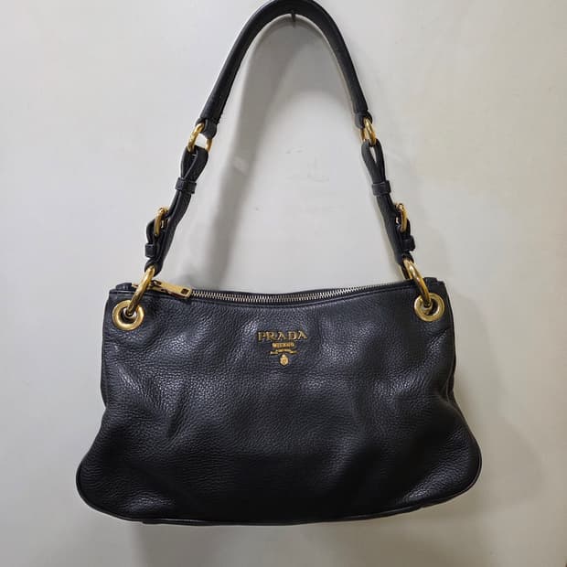 프라다 미듐 숄더백