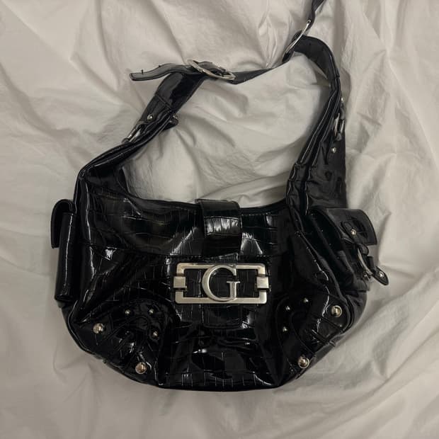 Guess Vintage Patent Bag 빈티지 페이던트 레더백