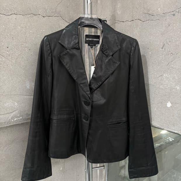 엠포리오 아르마니 레더자켓