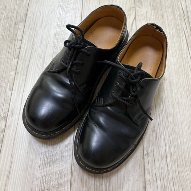 닥터마틴 1461 3홀 스무스 250