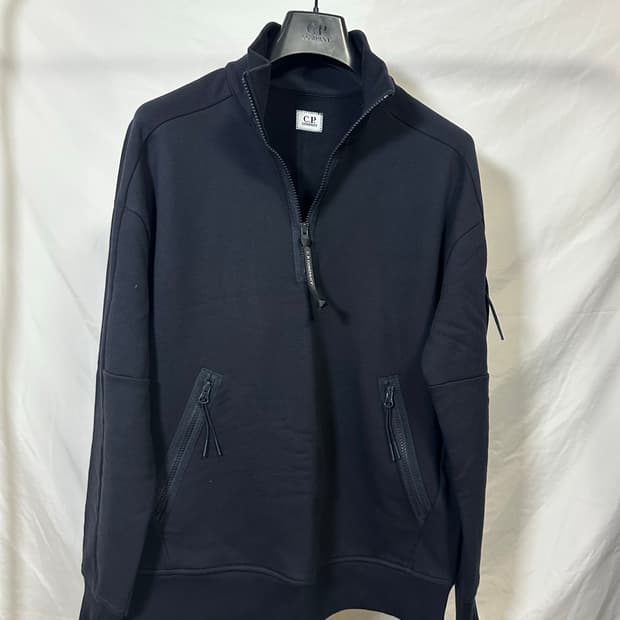 CP컴퍼니 렌즈와펜 하프집업 블랙 (M)