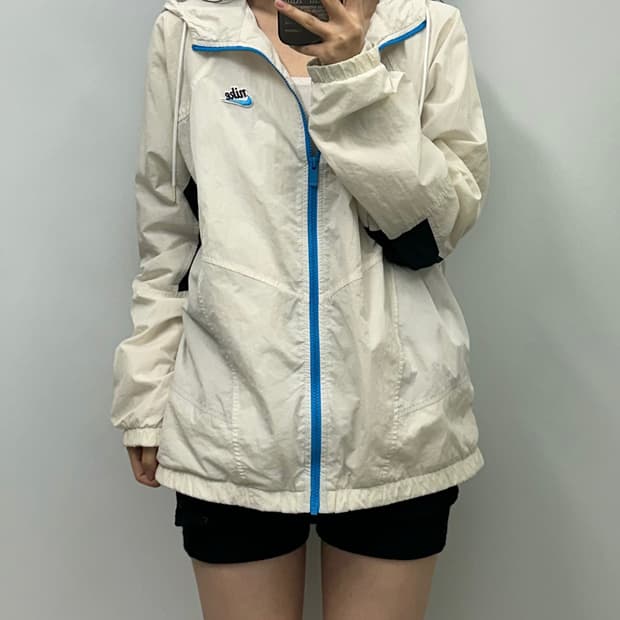 나이키 헤리티지 화이트 후드 바람막이