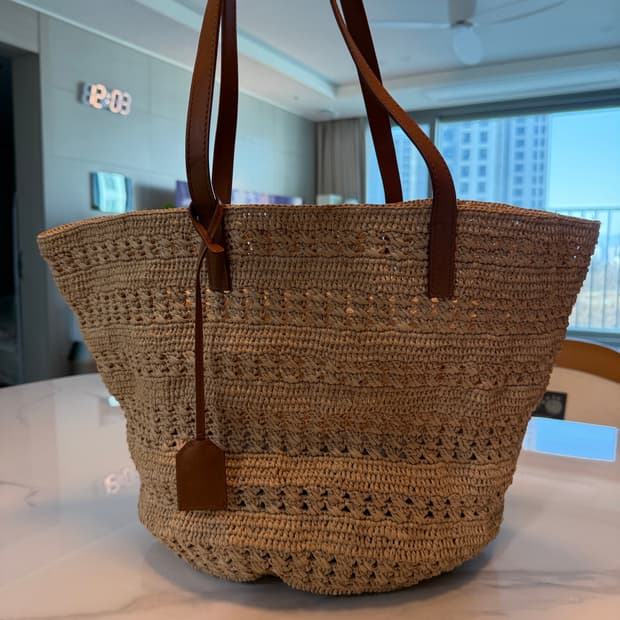 (새상품) 생로랑 파니에 라피아 미듐 쇼퍼