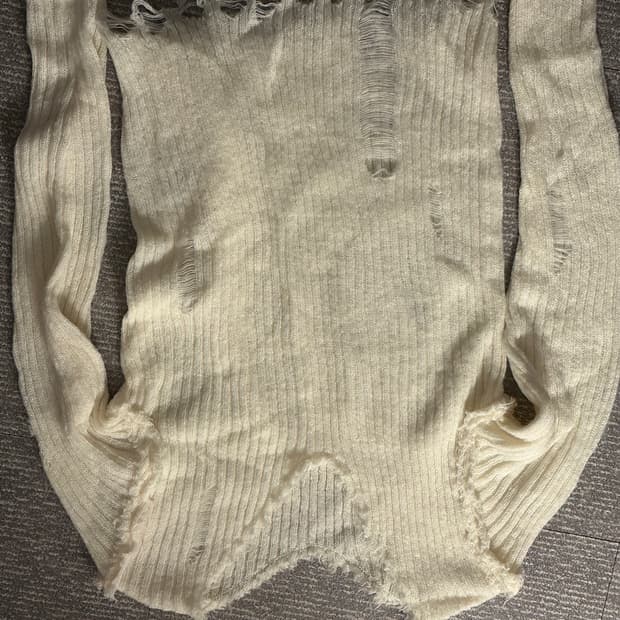 아이보리 데미지 니트 카리나 니트