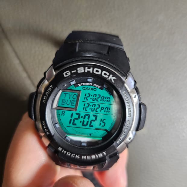 카시오 지샥 블랙 디지털 시계