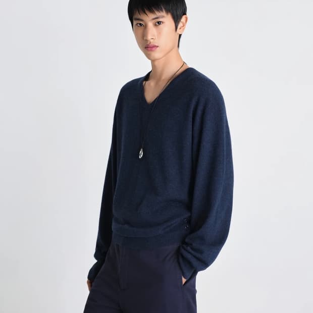 라벨아카이브 윈슬로 메리노 에어 울 브이넥 다크데님2