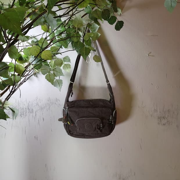 키플링 크로스백