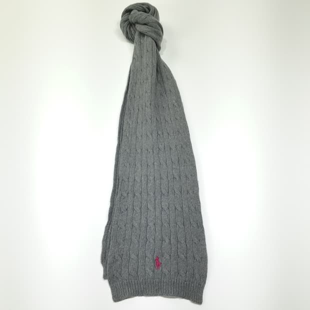 MX402 폴로 헤더 그레이 케이블 니트 & 핑크 포니 머플러