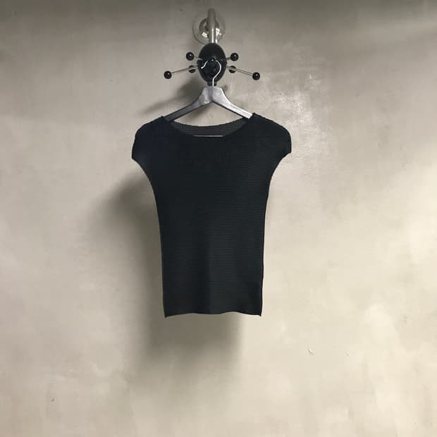 미 이세이 미야케 블랙 탑 F(W)