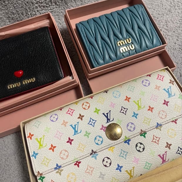 미우미우 카드지갑 2개+ 루이비통 무라카미 장지갑 일괄판매