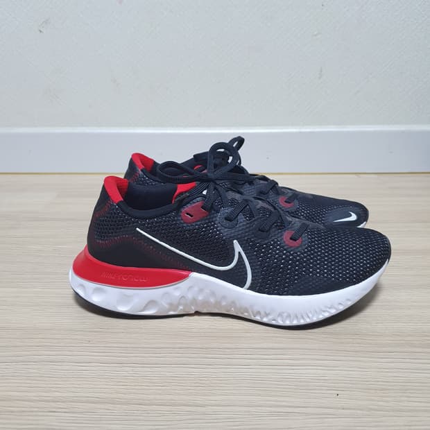 나이키 리뉴 런 블랙/레드 운동화 260