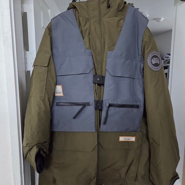 캐나다구스 콜라보 살레헤 벰버리 익스페디션 파카 새제품