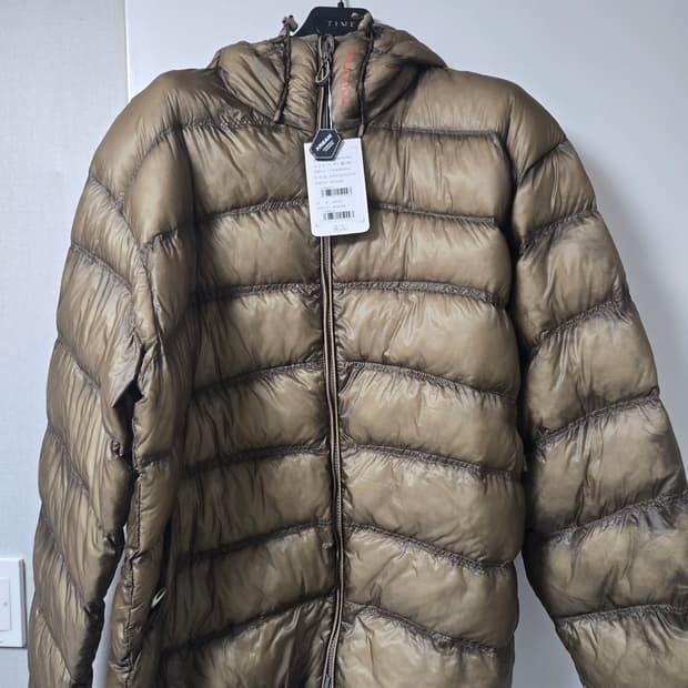 살로몬 경량패딩