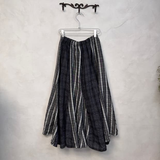 Charcoal gray linen check banding skirt