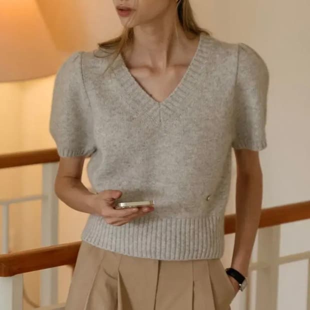 틸아이다이 라쿤 브이넥 니트 반팔 탑