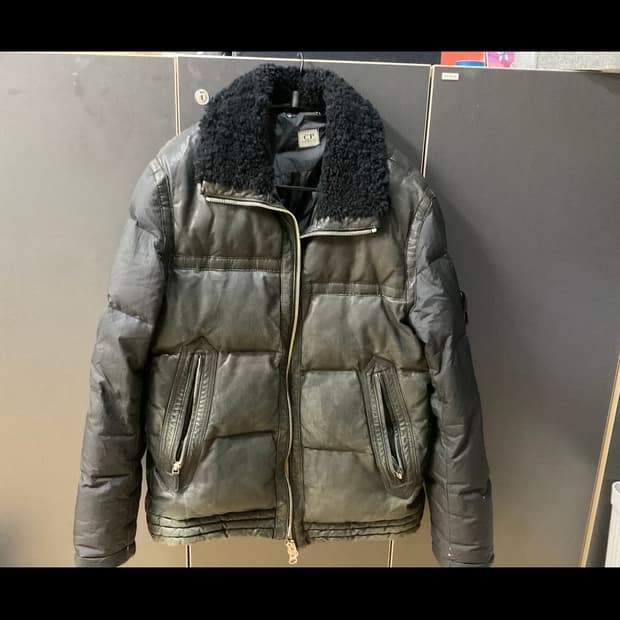 C.P 씨피컴퍼니 퀼팅 레더 자켓