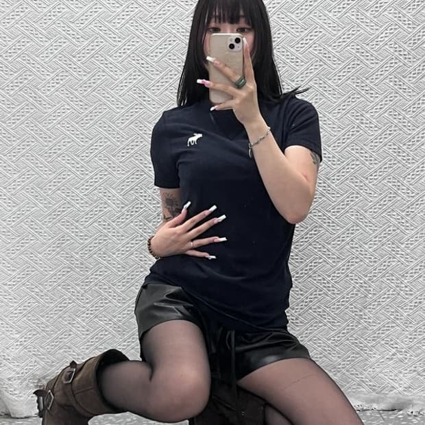 아베크롬비 Y2K 시그니처 무스 로고 딱붙핏 반팔티 S C13550